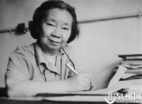 為了祖國發(fā)展，謝希德不辭辛勞（1982年）